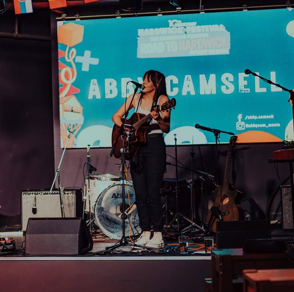 Abby Camsell live singer
