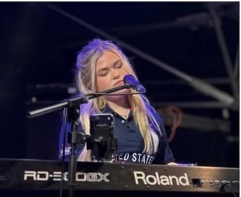 Melissa Taylor Pianist and singer